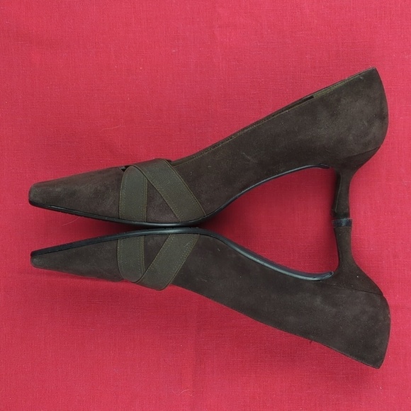 Stuart Weitzman Brown Suede Expo Pump. 8.5 - Picture 2 of 6